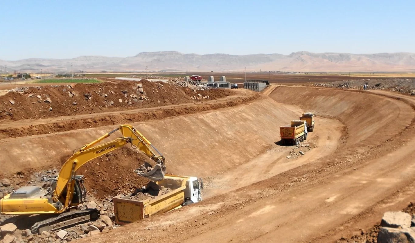 Orman ve Su İşleri Bakanlığı Devlet Su İşleri Genel Müdürlüğü Proje ve İnşaat Dairesi Başkanlığı - Mardin Ceylanpınar Ovaları Sulamaları Aşağı Mardin Ana Kanalı 3.Kısım İkmali